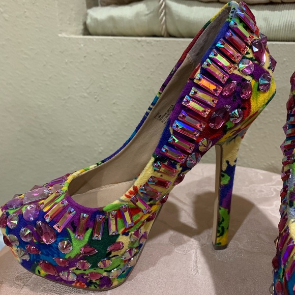 Multi-colored platform pumps - Picture 2 of 9